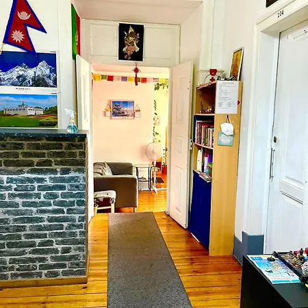 アジアン エベレスト ハウス *