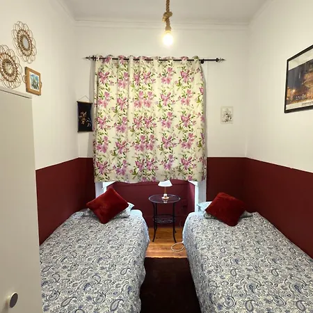 Asian Everest House Хостел *