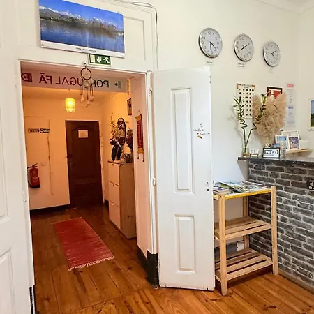 Хостел Asian Everest House Лиссабон