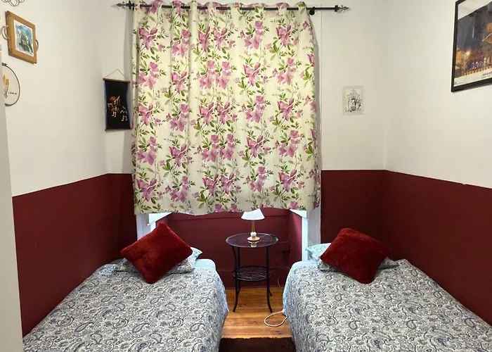 Asian Everest House Ostello Lisbona