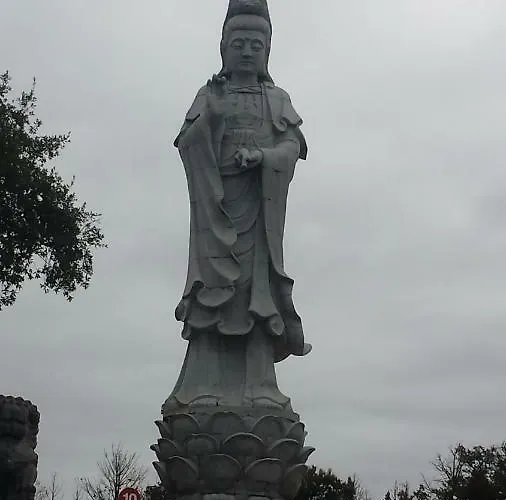 Asian Everest House Ostello