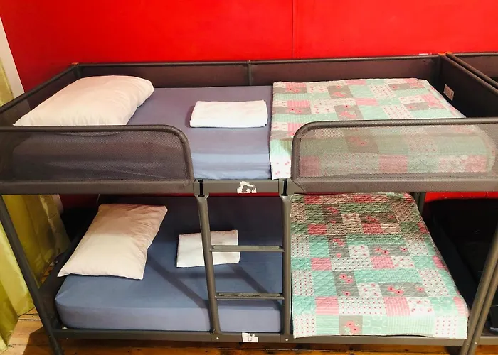 Asian Everest House Ostello *