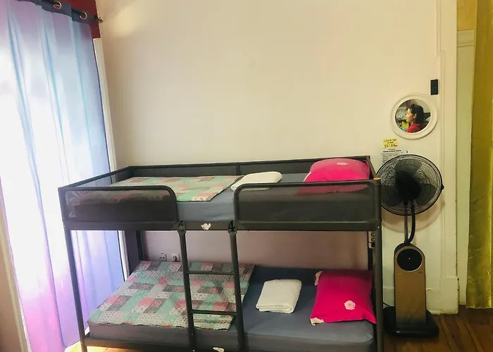 Asian Everest House Ostello Lisbona