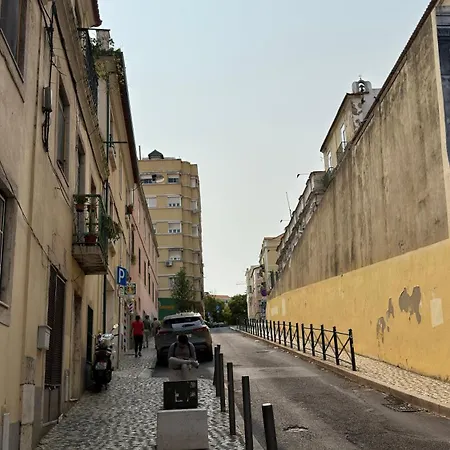 Asian Everest House Hostel